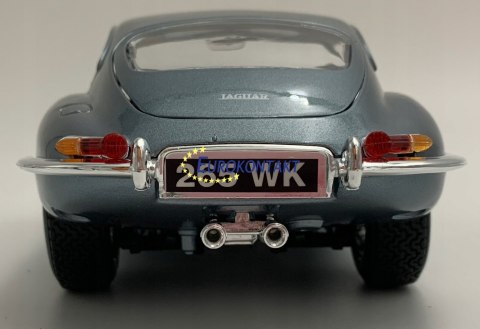 JAGUAR E-Type Coupe 1961 1:18 model Bburago 12044 JAGUAR E-Type Coupe 1961 1:18 model Bburago 12044