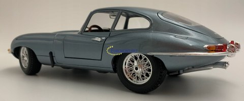 JAGUAR E-Type Coupe 1961 1:18 model Bburago 12044 JAGUAR E-Type Coupe 1961 1:18 model Bburago 12044