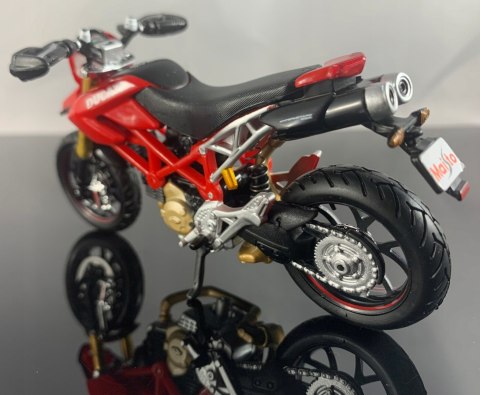 DUCATI Hypermotard podstawka model 1:18 Maisto DUCATI Hypermotard podstawka model 1:18 Maisto
