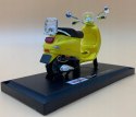 Piaggio Vespa LXV 2013 skuter model 1:18 Maisto