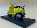 Piaggio Vespa LXV 2013 skuter model 1:18 Maisto