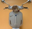 Piaggio Vespa Primavera 150 skuter 1:12 Maisto