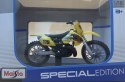 Suzuki RM 250 model na podstawce 1:18 Maisto