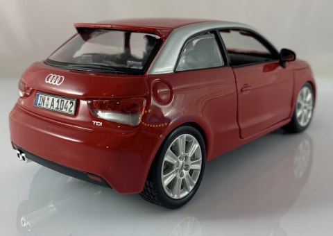 Audi A1 czerwony 1:24 model metalowy Bburago 22127 Audi A1 czerwony 1:24 model metalowy Bburago 22127