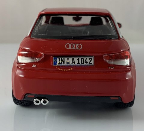 Audi A1 czerwony 1:24 model metalowy Bburago 22127 Audi A1 czerwony 1:24 model metalowy Bburago 22127
