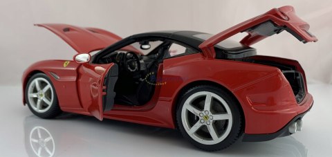 FERRARI California T duży model 1:18 Bburago 16003 FERRARI California T duży model 1:18 Bburago 16003