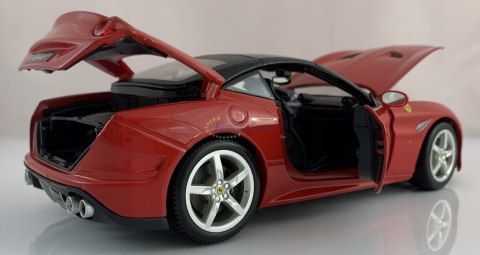 FERRARI California T duży model 1:18 Bburago 16003 FERRARI California T duży model 1:18 Bburago 16003