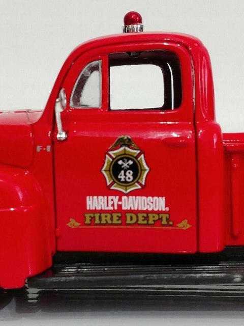 HARLEY DAVIDSON 1936 EL Knucklehead +FORD F-1 1:24 HARLEY DAVIDSON 1936 EL Knucklehead +FORD F-1 1:24