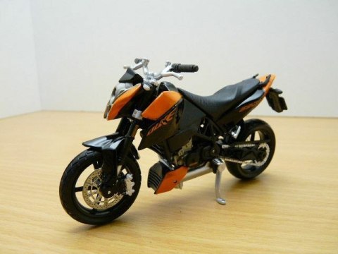 KTM 690 DUKE motocykl model 1:18 Maisto KTM 690 DUKE motocykl model 1:18 Maisto