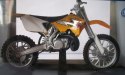 SUZUKI RM 250 motocykl model 1:18 Welly metalowy