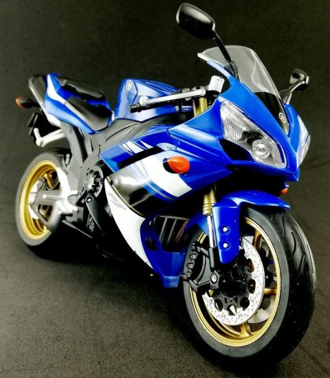 YAMAHA YZF R1 motocykl model 1:10 Welly 62802 YAMAHA YZF R1 motocykl model 1:10 Welly 62802