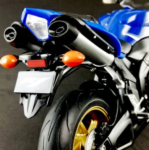 YAMAHA YZF R1 motocykl model 1:10 Welly 62802 YAMAHA YZF R1 motocykl model 1:10 Welly 62802