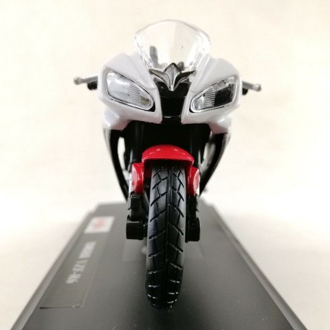 YAMAHA YZF-R6 motocykl model 1:18 Maisto YAMAHA YZF-R6 motocykl model 1:18 Maisto