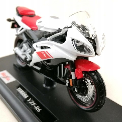 YAMAHA YZF-R6 motocykl model 1:18 Maisto YAMAHA YZF-R6 motocykl model 1:18 Maisto