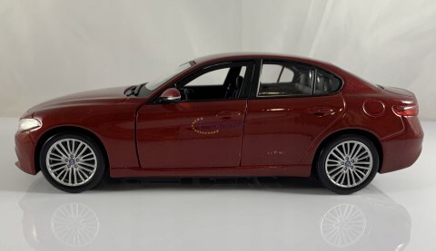 Alfa Romeo Giulia red 1:24 model Bburago 21080 Alfa Romeo Giulia red 1:24 model Bburago 21080