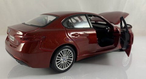 Alfa Romeo Giulia red 1:24 model Bburago 21080 Alfa Romeo Giulia red 1:24 model Bburago 21080
