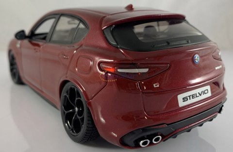 Alfa Romeo Stelvio red 1:24 model Bburago 21086 Alfa Romeo Stelvio red 1:24 model Bburago 21086