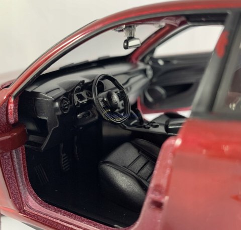 Alfa Romeo Stelvio red 1:24 model Bburago 21086 Alfa Romeo Stelvio red 1:24 model Bburago 21086