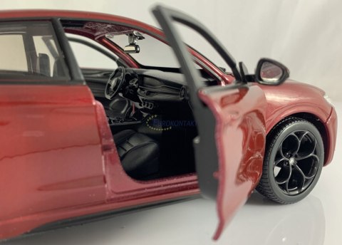 Alfa Romeo Stelvio red 1:24 model Bburago 21086 Alfa Romeo Stelvio red 1:24 model Bburago 21086