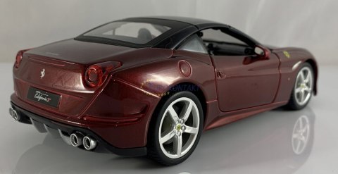 FERRARI California T bordowy model Bburago 26002 FERRARI California T bordowy model Bburago 26002