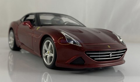 FERRARI California T bordowy model Bburago 26002 FERRARI California T bordowy model Bburago 26002