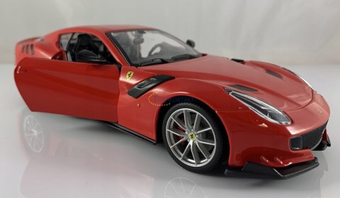 FERRARI F12 TDF czerwony model Bburago 26021 FERRARI F12 TDF czerwony model Bburago 26021