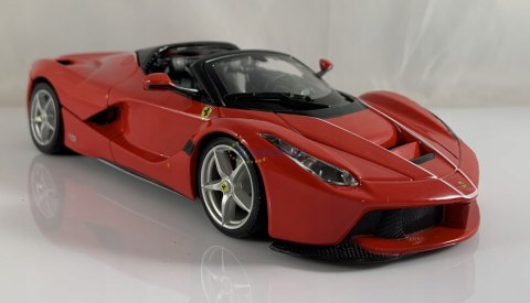 FERRARI LaFerrari Aperta red model Bburago 26022 FERRARI LaFerrari Aperta red model Bburago 26022