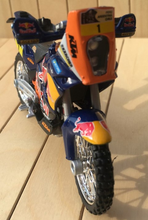 KTM 450 Rally Red Bull - Dakar Rally 1:18 Bburago KTM 450 Rally Red Bull - Dakar Rally 1:18 Bburago