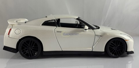 Nissan GT-R 2017 biały 1:24 model Bburago 21082 Nissan GT-R 2017 biały 1:24 model Bburago 21082