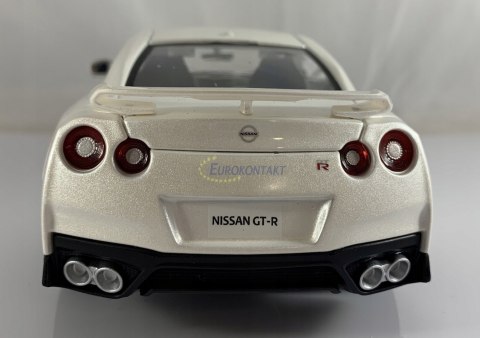 Nissan GT-R 2017 biały 1:24 model Bburago 21082 Nissan GT-R 2017 biały 1:24 model Bburago 21082