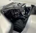 Nissan GT-R 2017 biały 1:24 model Bburago 21082