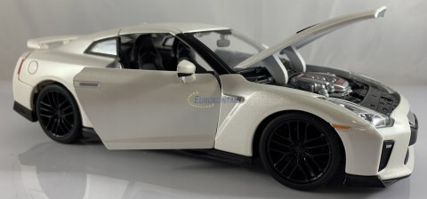 Nissan GT-R 2017 biały 1:24 model Bburago 21082 Nissan GT-R 2017 biały 1:24 model Bburago 21082