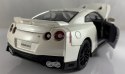 Nissan GT-R 2017 biały 1:24 model Bburago 21082