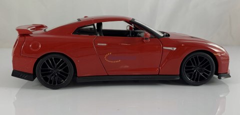 Nissan GT-R 2017 red 1:24 model Bburago 21082 Nissan GT-R 2017 red 1:24 model Bburago 21082