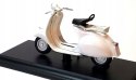 Piaggio Vespa 150 1956 skuter 1:18 model Maisto