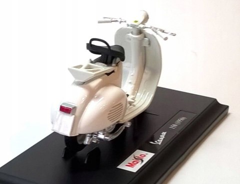 Piaggio Vespa 150 1956 skuter 1:18 model Maisto Piaggio Vespa 150 1956 skuter 1:18 model Maisto