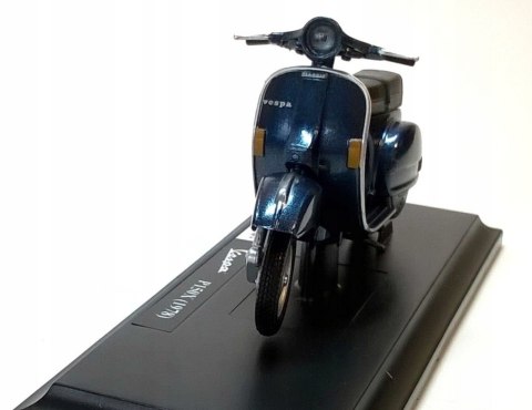 Piaggio Vespa P150X 1978 skuter model 1:18 Maisto Piaggio Vespa P150X 1978 skuter model 1:18 Maisto