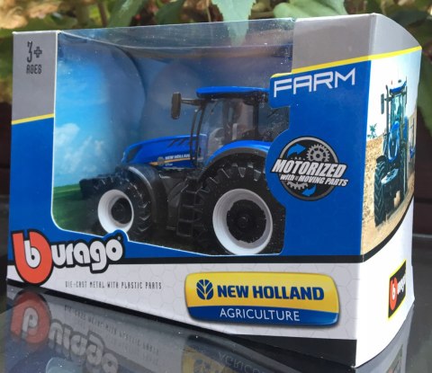 Traktor New Holland T7.315 z napędem BBURAGO metal Traktor New Holland T7.315 z napędem BBURAGO metal