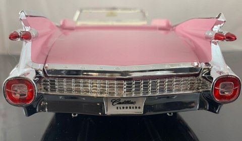 CADILLAC ELDORADO 1959 1:18 model Maisto 36813 CADILLAC ELDORADO 1959 1:18 model Maisto 36813