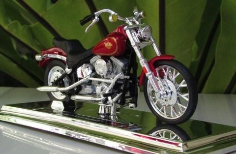 HARLEY DAVIDSON 1984 FXST Softail 1:18 Maisto HARLEY DAVIDSON 1984 FXST Softail 1:18 Maisto