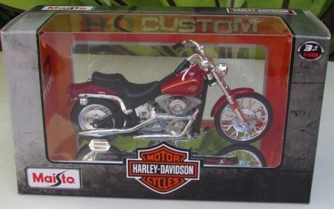HARLEY DAVIDSON 1984 FXST Softail 1:18 Maisto HARLEY DAVIDSON 1984 FXST Softail 1:18 Maisto