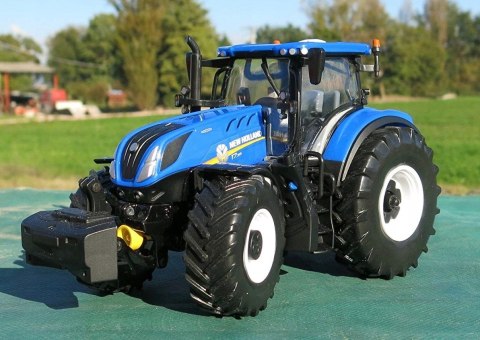 Traktor New Holland T7.315 1:32 Britains 43149 Traktor New Holland T7.315 1:32 Britains 43149