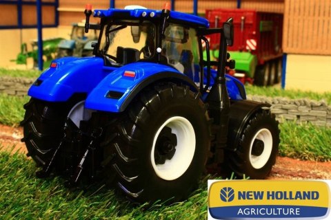 Traktor New Holland T7.315 1:32 Britains 43149 Traktor New Holland T7.315 1:32 Britains 43149