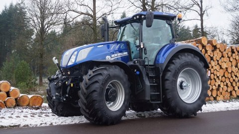 Traktor New Holland T7.315 1:32 Britains 43149 Traktor New Holland T7.315 1:32 Britains 43149