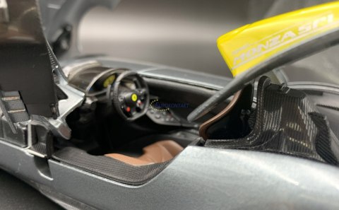 FERRARI Monza SP1 duży model 1:18 Bburago 16013 FERRARI Monza SP1 duży model 1:18 Bburago 16013