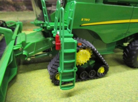 Kombajn JOHN DEERE S 780 1:32 Britains 45674 Kombajn JOHN DEERE S 780 1:32 Britains 45674