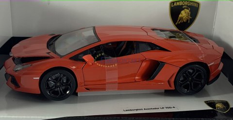 LAMBORGHINI Aventador LP700-4 1:18 Bburago 11033 LAMBORGHINI Aventador LP700-4 1:18 Bburago 11033