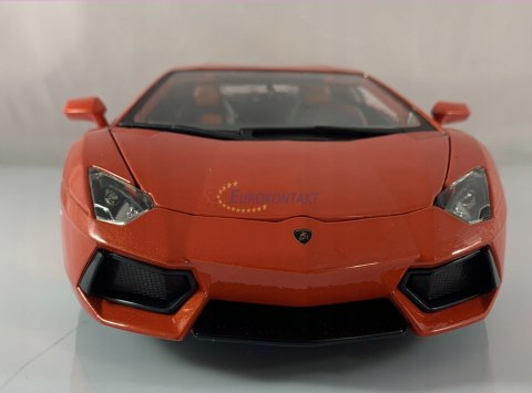 LAMBORGHINI Aventador LP700-4 1:18 Bburago 11033 LAMBORGHINI Aventador LP700-4 1:18 Bburago 11033