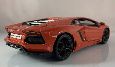 LAMBORGHINI Aventador LP700-4 1:18 Bburago 11033 LAMBORGHINI Aventador LP700-4 1:18 Bburago 11033