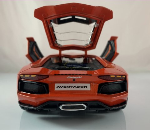 LAMBORGHINI Aventador LP700-4 1:18 Bburago 11033 LAMBORGHINI Aventador LP700-4 1:18 Bburago 11033